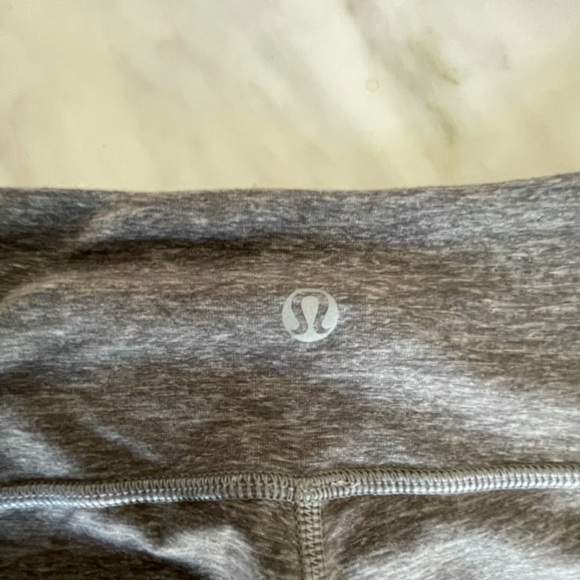 Lululemon Wunder Under Leggings - Picture 10 of 10